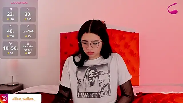 Snapshot of aliice_walker_ chatting on December 23, 2024, 1:03 pm aliice walker  online show from December 23, 2024, 1:03 pm