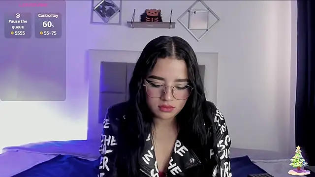 Snapshot of aliice_walker_ chatting on January 13, 2025, 4:19 pm aliice walker  online show from January 13, 2025, 4:19 pm