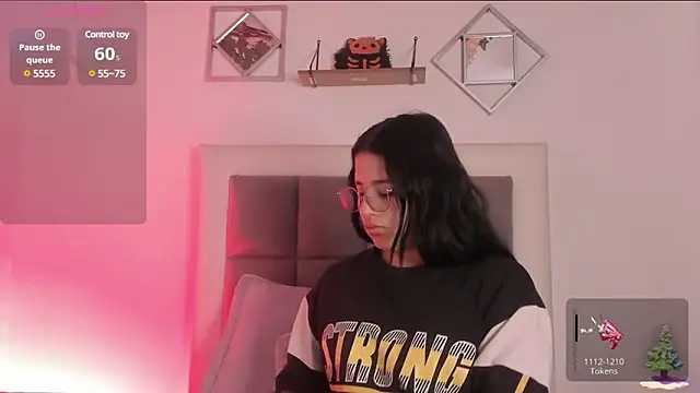 Snapshot of aliice_walker_ chatting on January 16, 2025, 12:31 pm aliice walker  online show from January 16, 2025, 12:31 pm