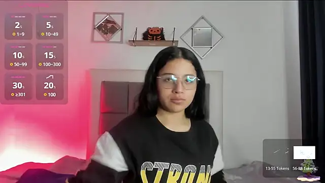 Snapshot of aliice_walker_ chatting on January 17, 2025, 12:31 pm aliice walker  online show from January 17, 2025, 12:31 pm