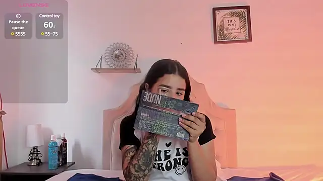 Snapshot of aliice_walker_ chatting on January 27, 2025, 2:46 pm aliice walker  online show from January 27, 2025, 2:46 pm