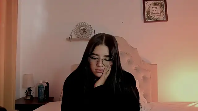 Snapshot of aliice_walker_ chatting on January 28, 2025, 7:32 pm aliice walker  online show from January 28, 2025, 7:32 pm