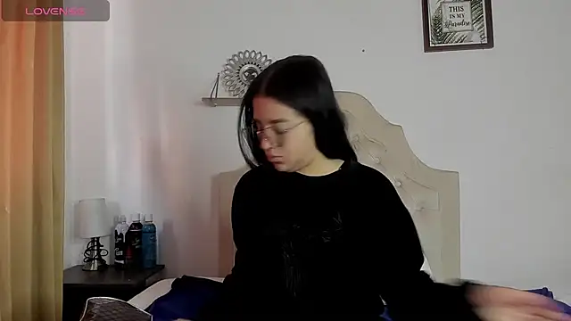 Snapshot of aliice_walker_ chatting on February 1, 2025, 1:30 pm aliice walker  online show from February 1, 2025, 1:30 pm