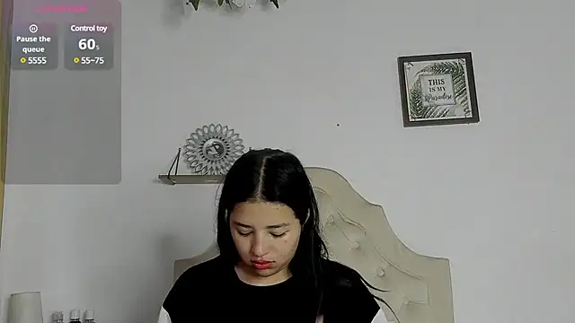 Snapshot of aliice_walker_ chatting on February 3, 2025, 12:14 pm aliice walker  online show from February 3, 2025, 12:14 pm