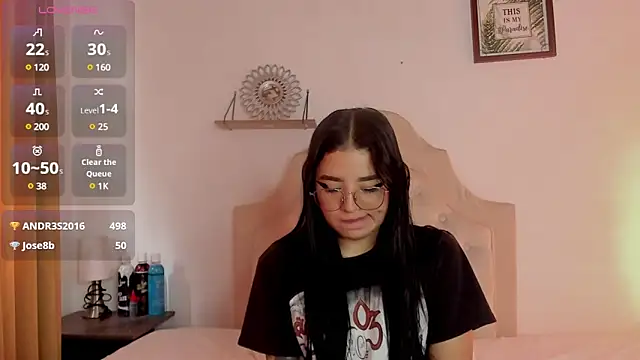 Snapshot of aliice_walker_ chatting on February 3, 2025, 6:17 pm aliice walker  online show from February 3, 2025, 6:17 pm