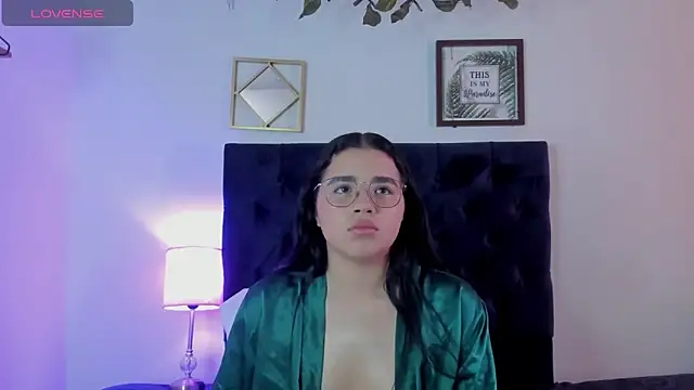 Snapshot of aliice_walker_ chatting on February 18, 2025, 4:26 pm aliice walker  online show from February 18, 2025, 4:26 pm