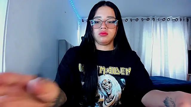 Snapshot of aliice_walker_ chatting on October 28, 2025, 1:03 pm aliice walker  online show from October 28, 2025, 1:03 pm