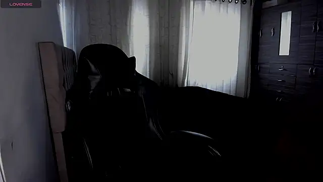 Snapshot of aliice_walker_ chatting on April 22, 2026, 7:15 pm aliice walker online show from April 22, 2026, 7:15 pm