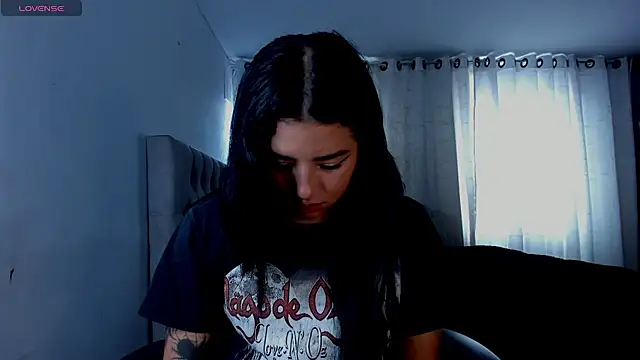 Snapshot of aliice_walker_ chatting on April 27, 2026, 4:05 pm aliice walker online show from April 27, 2026, 4:05 pm