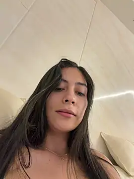 Sophie  Foxxx online show from December 22, 2025, 11:35 pm