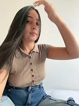 Sophie  Foxxx online show from January 5, 2026, 9:40 pm