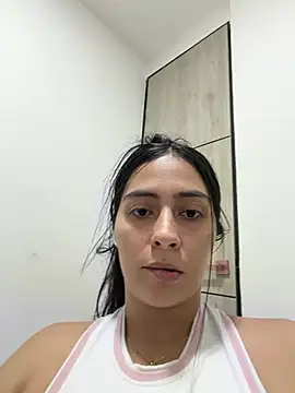 Sophie  Foxxx online show from June 17, 2026, 1:52 am
