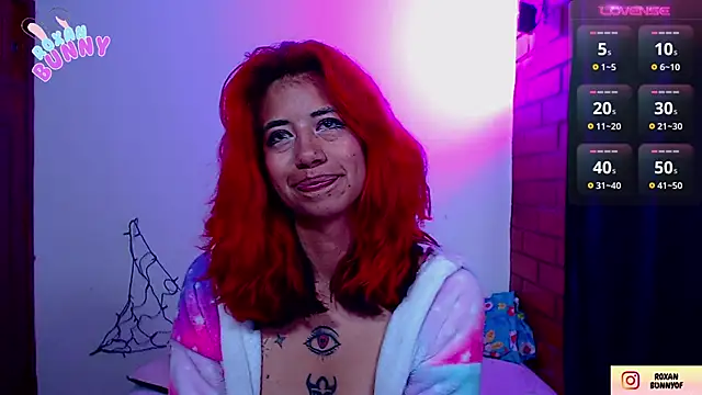 Snapshot of Roxanbunny1 chatting on October 7, 2025, 12:02 pm Roxanbunny1 online show from October 7, 2025, 12:02 pm