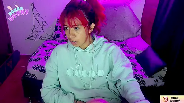 Roxanbunny1 online show from October 29, 2025, 11:50 pm