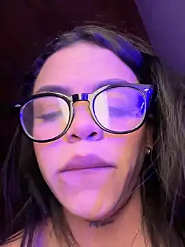 Snapshot of Charly_ chatting on December 16, 2024, 11:39 pm Charly  online show from December 16, 2024, 11:39 pm