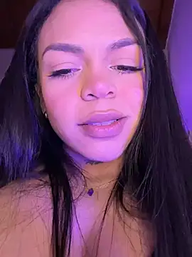 Snapshot of Charly_ chatting on December 22, 2024, 11:44 am Charly  online show from December 22, 2024, 11:44 am