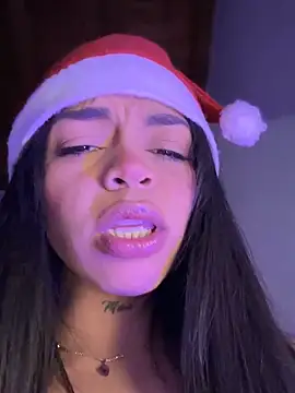 Snapshot of Charly_ chatting on December 25, 2024, 10:37 pm Charly  online show from December 25, 2024, 10:37 pm