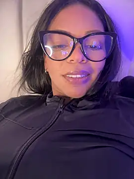 Snapshot of Charly_ chatting on October 28, 2025, 3:43 am Charly  online show from October 28, 2025, 3:43 am