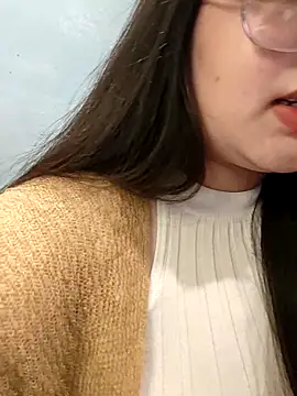 ANNELIESE  online show from February 24, 2025, 2:37 pm