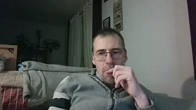 ptitcanard60600 online show from March 12, 2026, 12:28 am