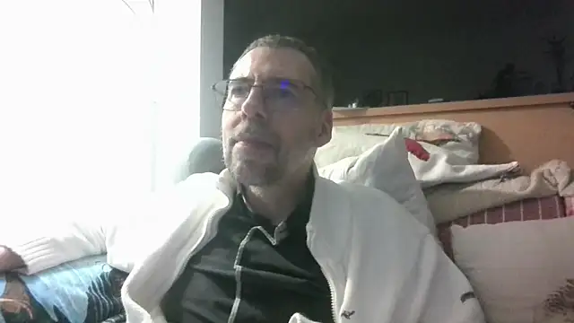 ptitcanard60600 online show from March 24, 2026, 10:26 pm