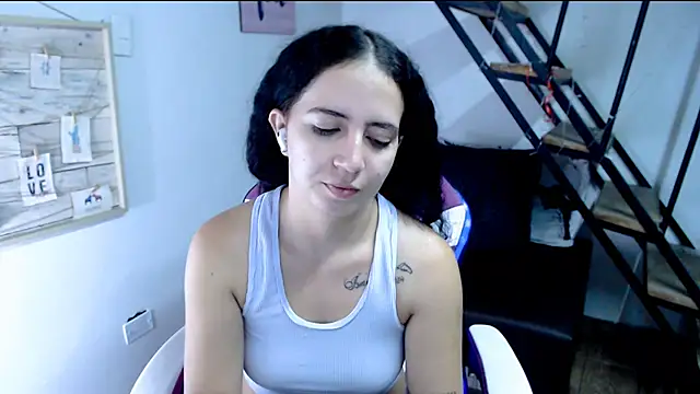 samantha baby  online show from September 9, 2025, 8:52 pm