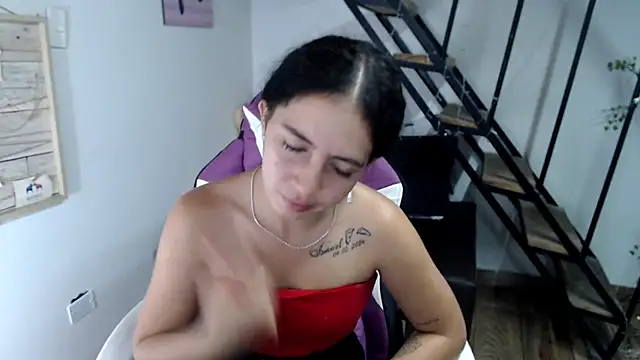 samantha baby  online show from November 3, 2025, 6:53 pm