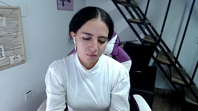 samantha baby  online show from November 8, 2025, 12:44 am