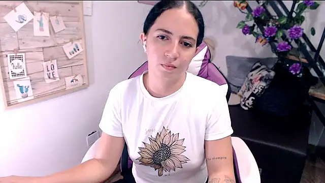 samantha baby  online show from May 3, 2026, 4:18 am