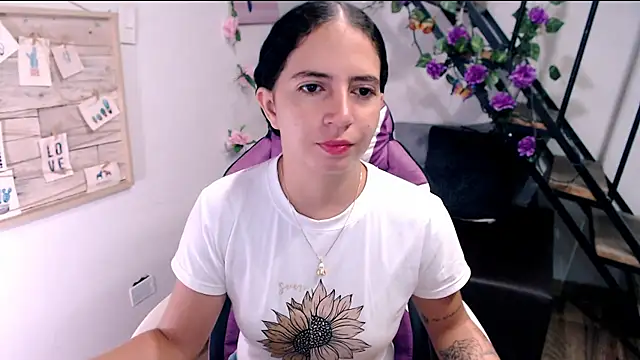 samantha baby  online show from May 19, 2026, 3:29 pm
