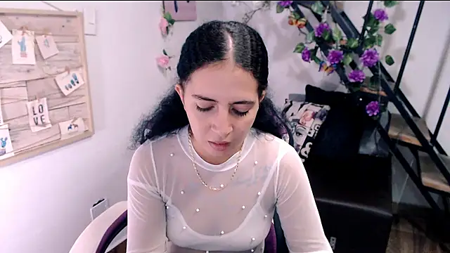 samantha baby  online show from June 4, 2026, 6:58 pm
