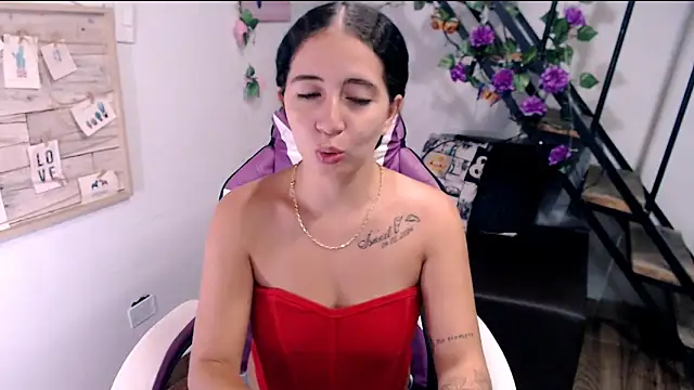 samantha baby  online show from June 19, 2026, 5:39 pm