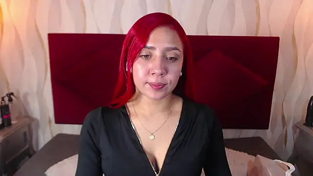 IsabelaLatina online show from April 7, 2026, 1:55 pm
