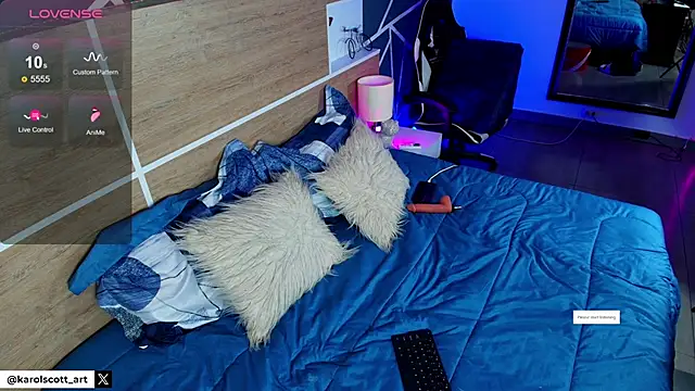 Snapshot of KAROL-SCOTT chatting on October 7, 2025, 7:55 pm KAROL-SCOTT online show from October 7, 2025, 7:55 pm