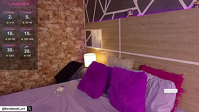 KAROL-SCOTT online show from December 4, 2025, 7:55 pm