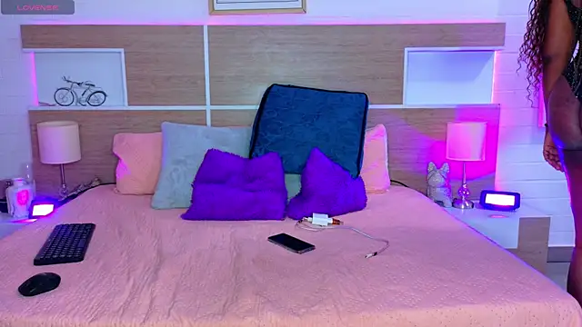 KAROL-SCOTT online show from April 30, 2026, 7:53 pm