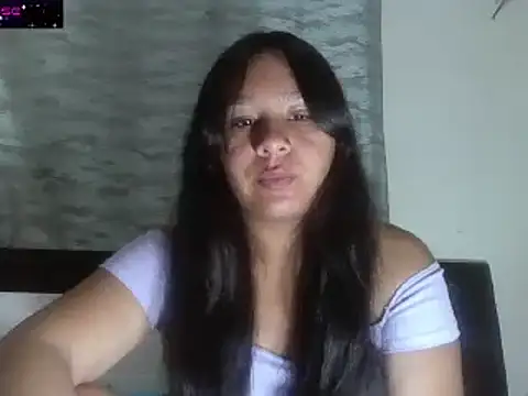 Snapshot of Charis_21 chatting on December 11, 2024, 11:54 pm Charis 21 online show from December 11, 2024, 11:54 pm