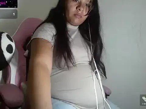 Snapshot of Charis_21 chatting on December 17, 2024, 1:18 am Charis 21 online show from December 17, 2024, 1:18 am