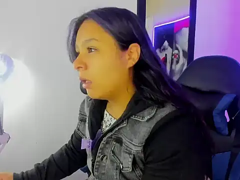 Charis 21 online show from February 5, 2026, 7:07 pm