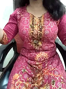 Jenifar- online show from April 25, 2026, 1:36 pm