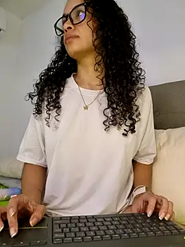 angela  98 online show from March 2, 2026, 12:23 pm