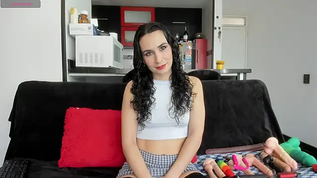 Layla Sia online show from May 13, 2026, 3:31 pm