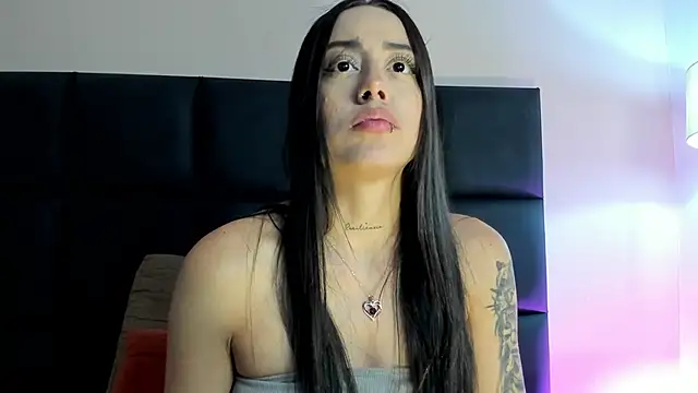 NoraDasilva online show from November 6, 2025, 12:11 am