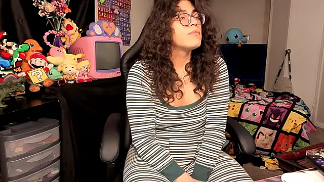 ShinyCherub online show from November 4, 2025, 1:16 am