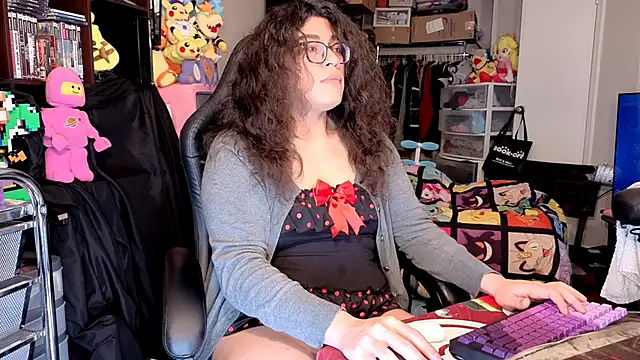 ShinyCherub online show from June 18, 2026, 2:34 am
