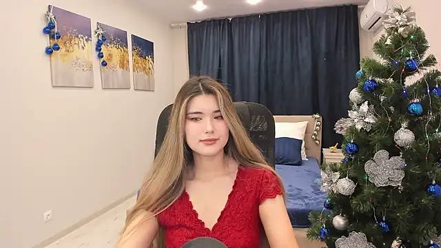 AnneTLi online show from December 9, 2024, 3:40 am