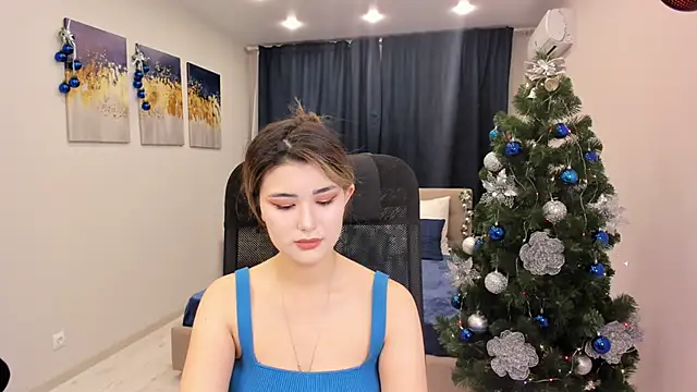 AnneTLi online show from December 27, 2024, 3:42 am