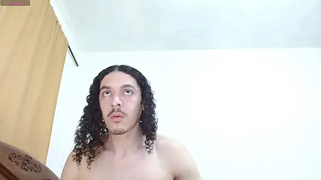 Snapshot of thefockers69 chatting on November 2, 2025, 4:48 am thefockers69 online show from November 2, 2025, 4:48 am