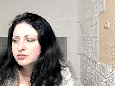 Snapshot of Lillian2 chatting on March 2, 2025, 9:32 pm Lillian2 online show from March 2, 2025, 9:32 pm