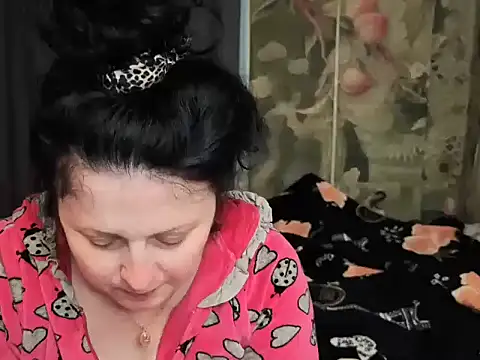Lillian2 online show from June 18, 2026, 12:53 pm